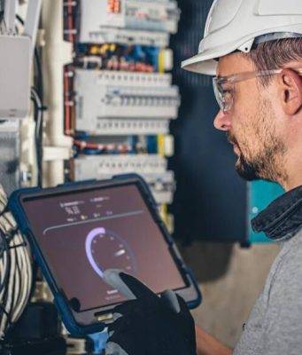 The Cost Benefits of Outsourcing Calls for New York Electrical Businesses